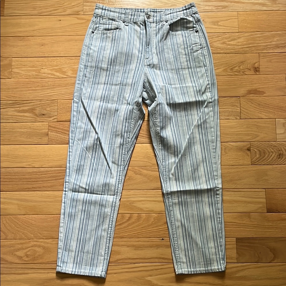American Eagle Mom Jean 27.5” *Indigo Stripe